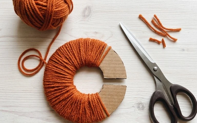 Bommel richtig wickeln: Anleitung für feste Pompons
